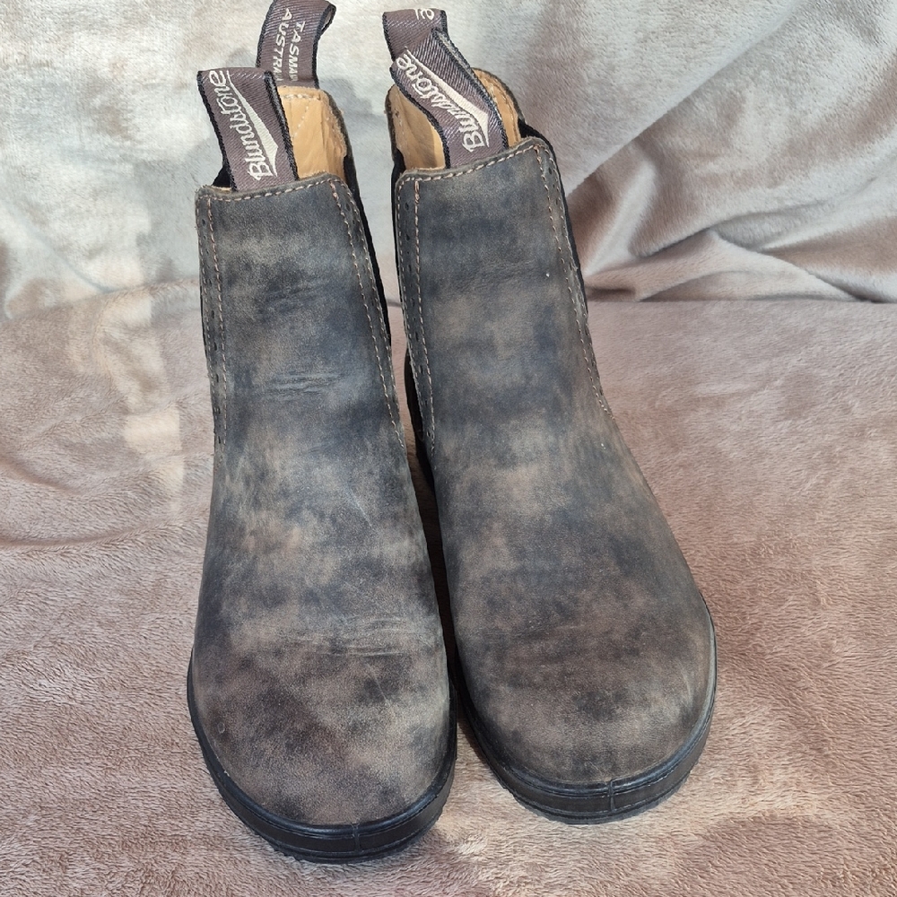 Blundstone Women's Distressed Brown Ankle Boots